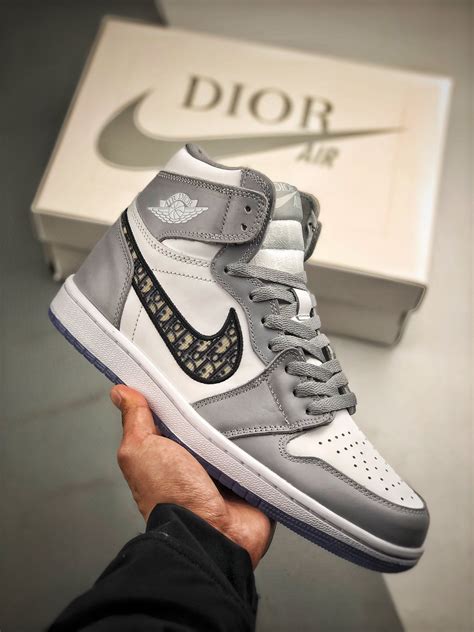 precio de nike jordan dior|Dior jordan 1 high sneakers.